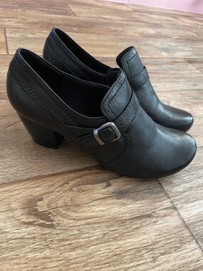 BareTraps Haydon Black Leather Slip-On Clogs Woman Size 8.5